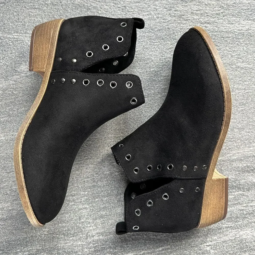 NWOB Journee Collection Black Faux Suede Ankle Booties Silver Eyelet Detail 7.5